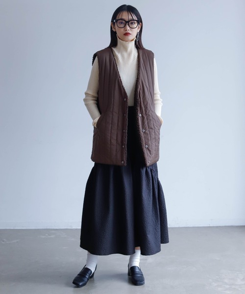 Birthday room（バースデイルーム）の「ボア×縦キルトリバーシブルベスト（ベスト・レディース・ブラウン/アイボリー/グレイッシュベージュ・FREE）」の22枚目の写真