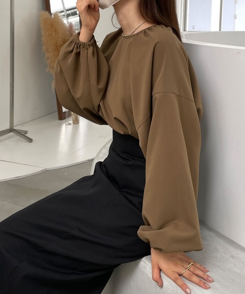 Louere（ルエレ）の「ギャザーボリュームスリーブブラウス（シャツ/ブラウス・レディース・クリーム/ブラック/モカ/ホワイト/チャコール/ブラウン・SMALL/LARGE/MEDIUM）」の22枚目の写真