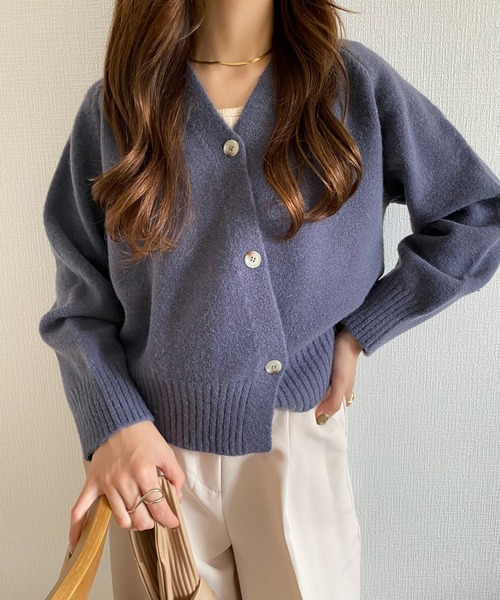 callautia（カラウティア）の「Vネックボタンニット（ニット