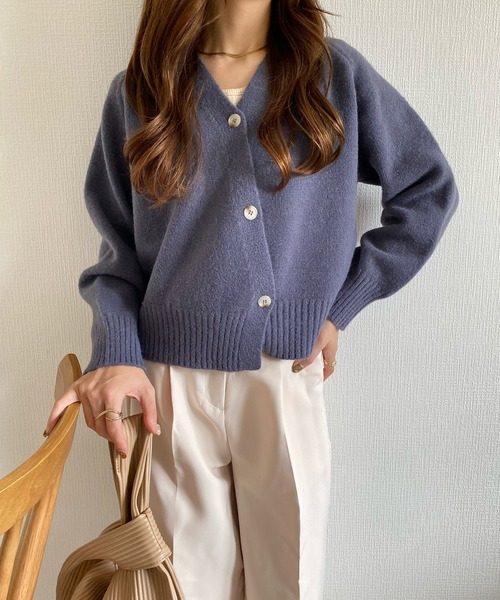 callautia（カラウティア）の「Vネックボタンニット（ニット/セーター