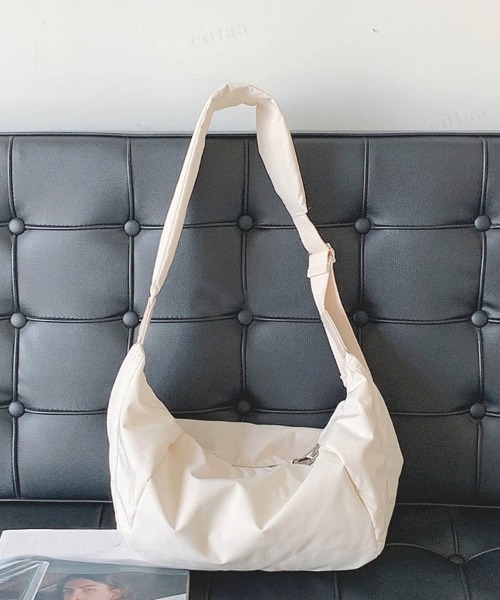 Dalfwin（ダールフィン）の「ななめがけワイドベルトショルダーボディバッグ（ショルダーバッグ・レディース・ホワイト/ブラック・ONE SIZE）」の9枚目の写真