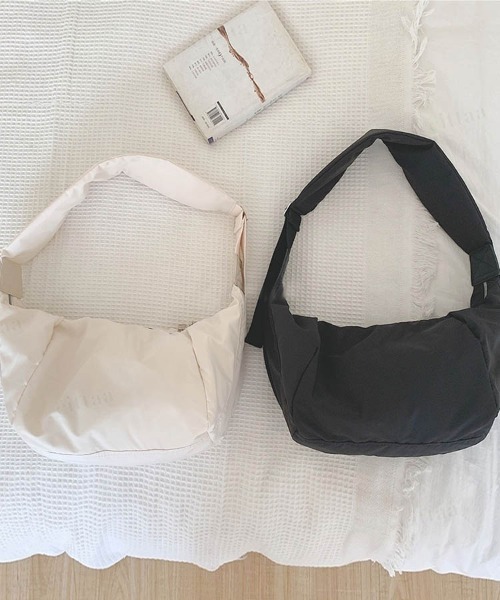 Dalfwin（ダールフィン）の「ななめがけワイドベルトショルダーボディバッグ（ショルダーバッグ・レディース・ホワイト/ブラック・ONE SIZE）」の19枚目の写真
