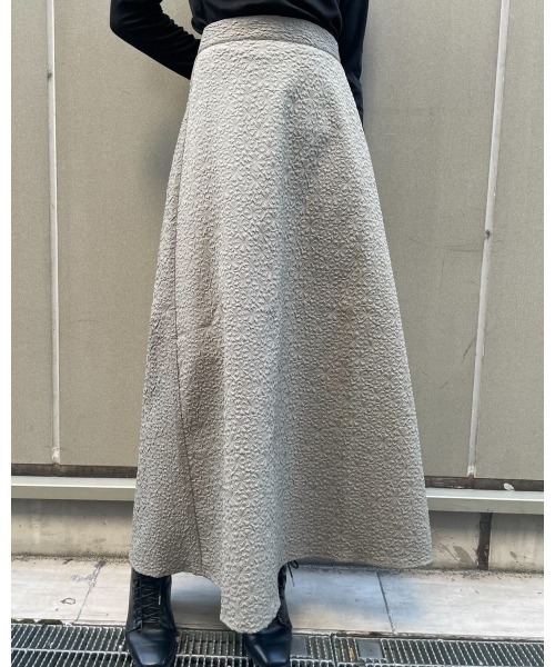 LiSeek（リシーク）の「【LiSeeK】花柄エンボススカート（スカート・レディース・ブラック/ベージュ/カーキ・FREE）」の5枚目の写真