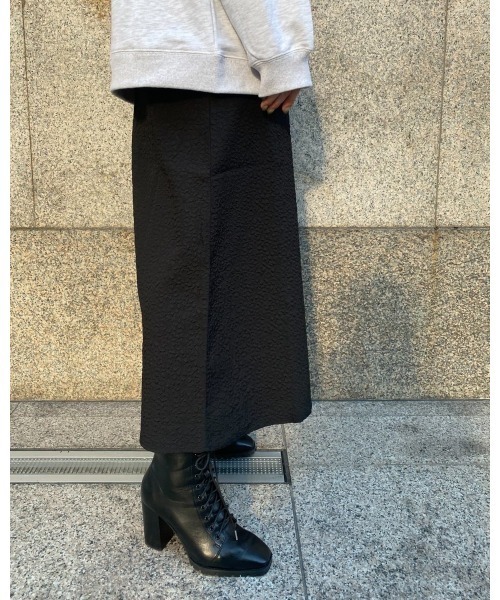 LiSeek（リシーク）の「【LiSeeK】花柄エンボススカート（スカート・レディース・ブラック/ベージュ/カーキ・FREE）」の6枚目の写真