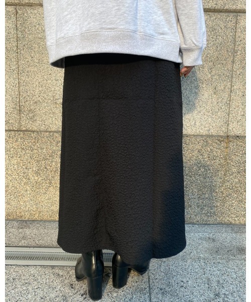 LiSeek（リシーク）の「【LiSeeK】花柄エンボススカート（スカート・レディース・ブラック/ベージュ/カーキ・FREE）」の8枚目の写真