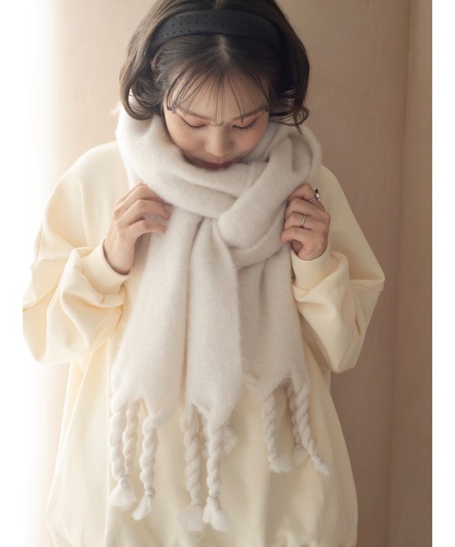 JUMELLE（ジュメロ）の「ボリュームマフラー（マフラー・レディース・アイボリー/ブルー/ブラウン/ピンク・FREE）」の7枚目の写真