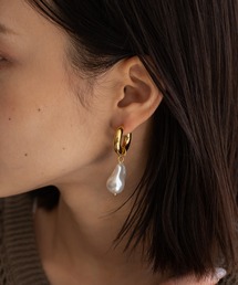 パールモチーフピアス