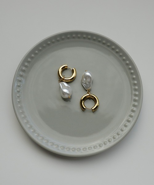 VitaFelice（ヴィータフェリーチェ）の「パールモチーフピアス（ピアス（両耳用）・レディース・ゴールド・FREE）」の4枚目の写真