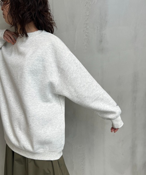 y/m by misato（イムバイミサト）の「刺繍ミドル丈スウェットトップス（スウェット・レディース・ブラック/ライトグレー・FREE）」の21枚目の写真