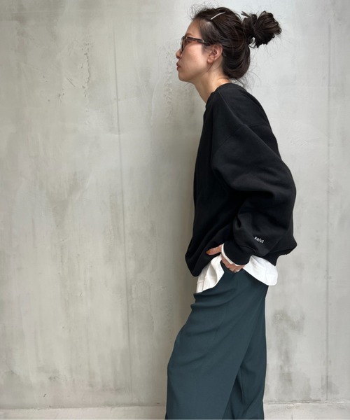 y/m by misato（イムバイミサト）の「刺繍ミドル丈スウェットトップス（スウェット・レディース・ブラック/ライトグレー・FREE）」の6枚目の写真