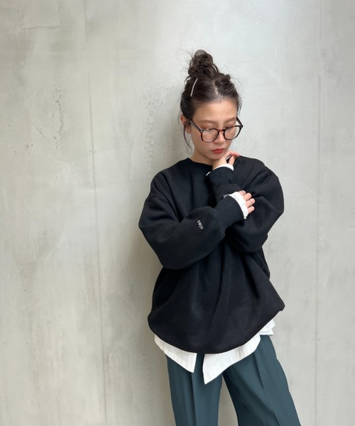 y/m by misato（イムバイミサト）の「刺繍ミドル丈スウェットトップス