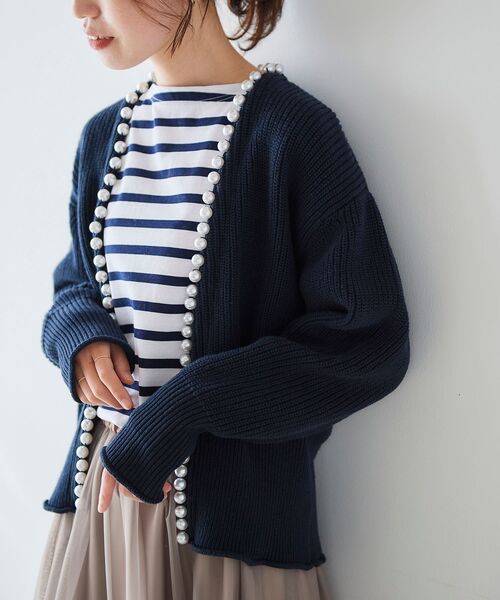 le.coeur blanc（ルクールブラン）の「パールツキアゼアミカーディガン（カーディガン/ボレロ・レディース・ベージュ/ネイビー/オフホワイト・38）」の3枚目の写真