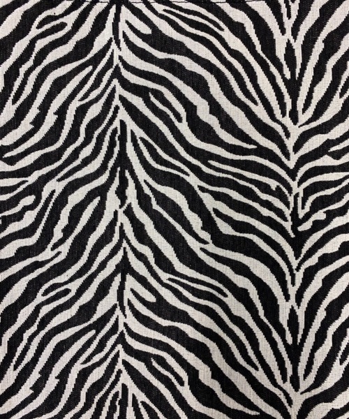 LVEU.(ラブユ.)の「【ZOZOTOWN限定】Zebra jacquard tote bag / ゼブラ柄ジャガードトートバッグ(トートバッグ・レディース・ブラック・FREE)」の14枚目の写真