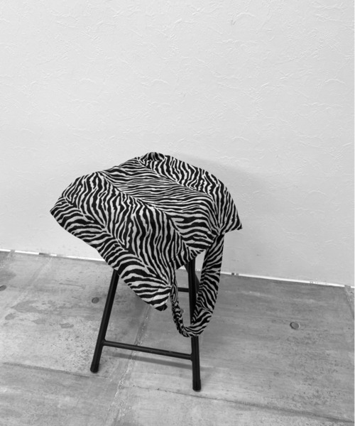 LVEU.(ラブユ.)の「【ZOZOTOWN限定】Zebra jacquard tote bag / ゼブラ柄ジャガードトートバッグ(トートバッグ・レディース・ブラック・FREE)」の11枚目の写真