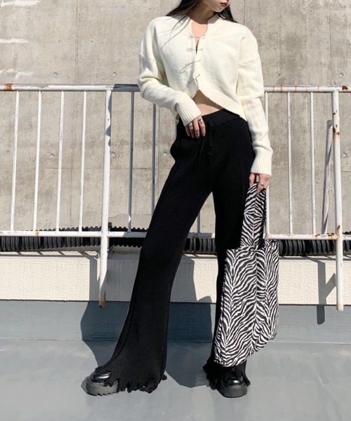 LVEU.(ラブユ.)の「【ZOZOTOWN限定】Zebra jacquard tote bag / ゼブラ柄ジャガードトートバッグ(トートバッグ・レディース・ブラック・FREE)」の4枚目の写真