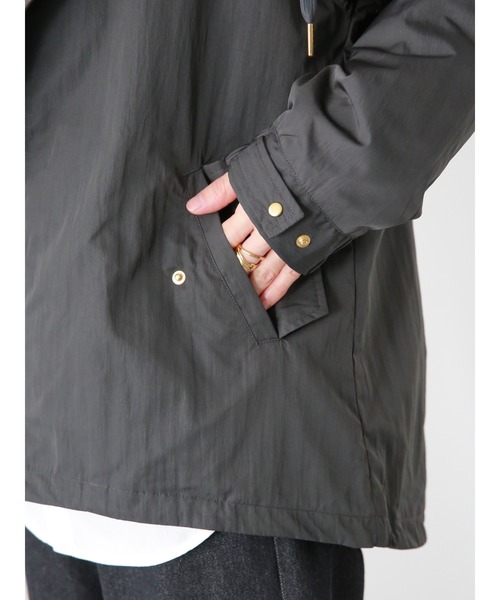 Lugnoncure（ルノンキュール）の「撥水加工マウンテンパーカー（マウンテンパーカー・レディース・ベージュ/チャコール/カーキ・ﾌﾘ-）」の13枚目の写真