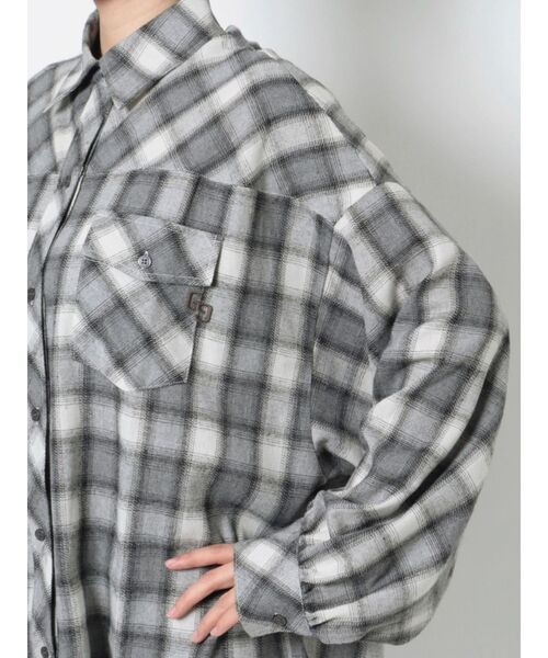 GYDA（ジェイダ）の「ombre check SH（シャツ/ブラウス・レディース・グレー/ネイビー・FREE）」の8枚目の写真