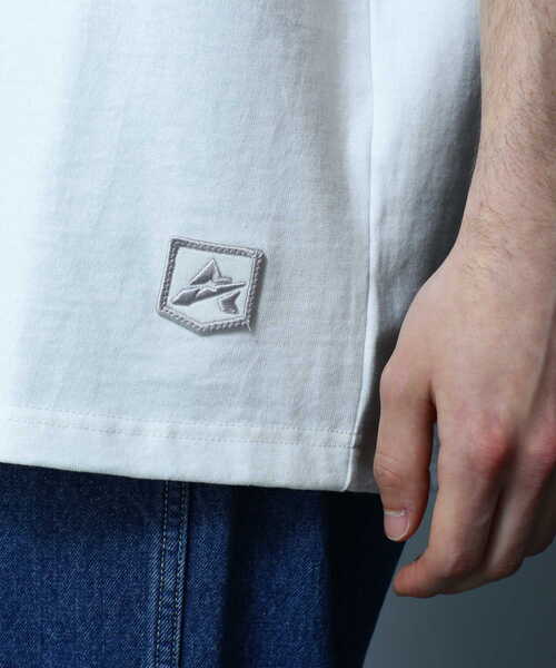 AVIREX（アヴィレックス）の「LITTLE A T-SHIRT / リトル A 半袖 Tシャツ / AVIREX / アヴィレックス（Tシャツ/カットソー・メンズ・グリーン/グレー系その他3/ブルー系その他5/ピンク系その他4/ブラウン/イエロー/ブラック/ホワイト・XL/M/L/2XL）」の17枚目の写真