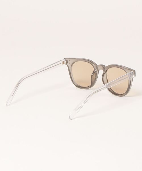 MOUSSY(マウジー)の「CLEAR FLAME アイウェア(サングラス・レディース・ライトブラック/ライトイエロー・FREE)」の7枚目の写真