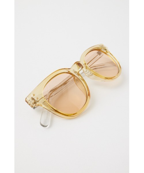 MOUSSY(マウジー)の「CLEAR FLAME アイウェア(サングラス・レディース・ライトブラック/ライトイエロー・FREE)」の5枚目の写真