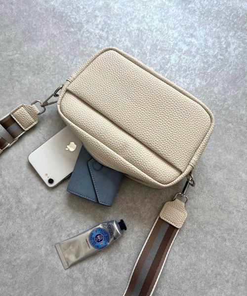 Miscere（ミスケーレ）の「◇ ラインベルトスクエアショルダーバッグ GLBG-003（ショルダーバッグ・レディース・アイボリー/ブラック・FREE）」の7枚目の写真