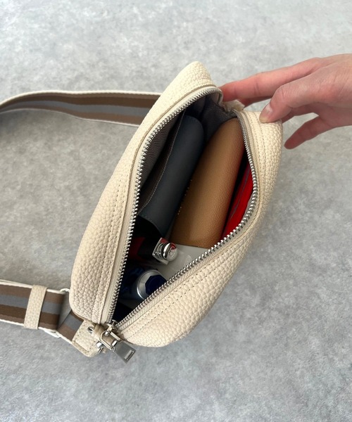 Miscere（ミスケーレ）の「◇ ラインベルトスクエアショルダーバッグ GLBG-003（ショルダーバッグ・レディース・アイボリー/ブラック・FREE）」の9枚目の写真