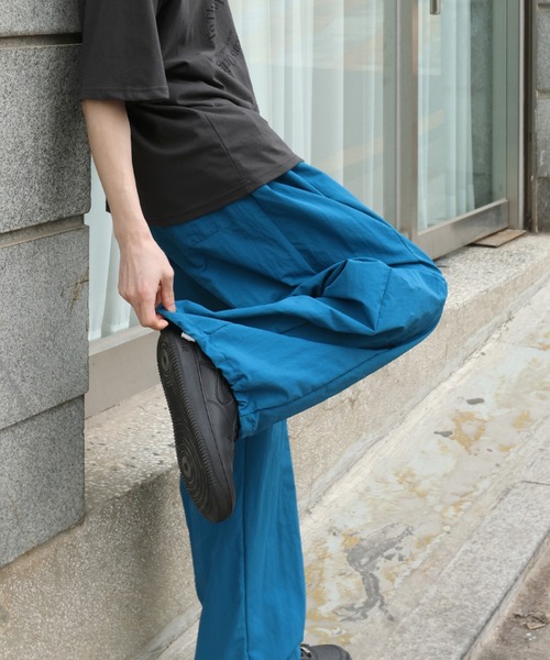 FOLLOWIN（フォロウィン）の「[UNISEX] ナイロンサイドバルーンパンツ（スウェットパンツ・レディース・ブラック/ブルー/ライトグレー/ピンク・FREE）」の18枚目の写真