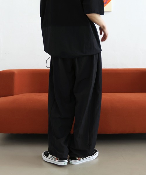 FOLLOWIN（フォロウィン）の「[UNISEX] ナイロンサイドバルーンパンツ（スウェットパンツ・レディース・ブラック/ブルー/ライトグレー/ピンク・FREE）」の12枚目の写真
