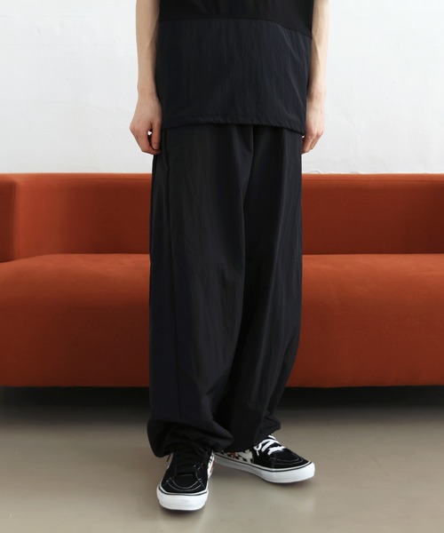 FOLLOWIN（フォロウィン）の「[UNISEX] ナイロンサイドバルーンパンツ（スウェットパンツ・レディース・ブラック/ブルー/ライトグレー/ピンク・FREE）」の16枚目の写真