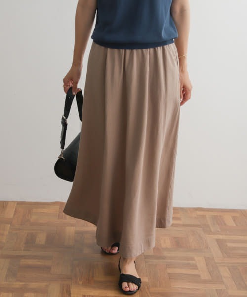 URBAN RESEARCH DOORS(アーバンリサーチドアーズ)の「リネン混フレアスカート(スカート・レディース・ベージュ/パープル/ネイビー・MEDIUM)」の4枚目の写真