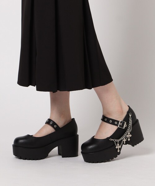 cs T&P(シーエスティーアンドピー)の「クロスチェーン付き厚底パンプス(パンプス・レディース・ブラック/ブラック系1/レッド系3・LL/S/M/L)」の18枚目の写真
