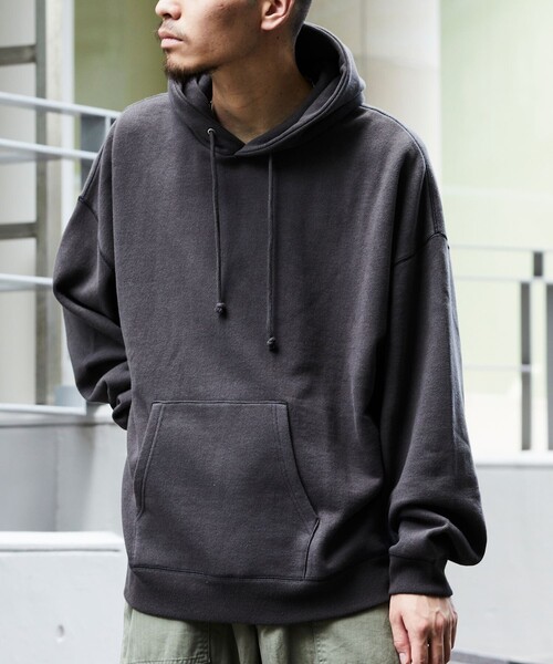 FREAK'S STORE(フリークスストア)の「限定展開 12oz ヘビーウェイト ビッグシルエット プルオーバー パーカー/フーディ―(パーカー・メンズ・ブラック/ナチュラル/アッシュグレー/オリーブ/スミクロ/ネイビー/グレイッシュベージュ・SMALL/X-LARGE/LARGE/MEDIUM)」の13枚目の写真