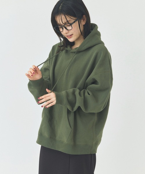 FREAK'S STORE(フリークスストア)の「限定展開 12oz ヘビーウェイト ビッグシルエット プルオーバー パーカー/フーディ―(パーカー・メンズ・ブラック/ナチュラル/アッシュグレー/オリーブ/スミクロ/ネイビー/グレイッシュベージュ・SMALL/X-LARGE/LARGE/MEDIUM)」の6枚目の写真