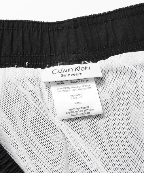 Calvin Klein(カルバン・クライン)の「Calvin Klein/カルバンクライン サーフパンツ 水着(水着・メンズ・ブルー/ブラック/ネイビー・M/L/XL/S)」の5枚目の写真