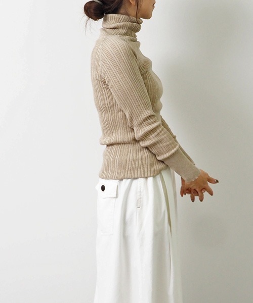 NARU FACTORY（ナルファクトリー）の「コットンランダムリブタートルネック（ニット/セーター・レディース・ブラック/ネイビー/ライム/オレンジ/グリーン/アイボリー/ナチュラル・FREE）」の16枚目の写真