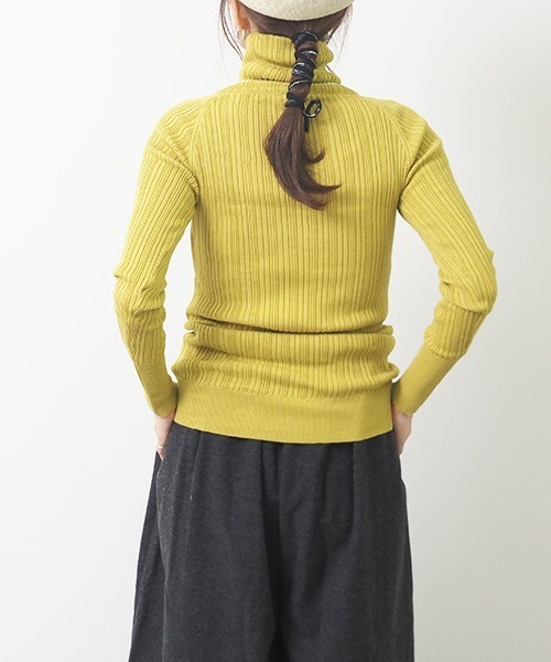 NARU FACTORY（ナルファクトリー）の「コットンランダムリブタートルネック（ニット/セーター・レディース・ブラック/ネイビー/ライム/オレンジ/グリーン/アイボリー/ナチュラル・FREE）」の19枚目の写真