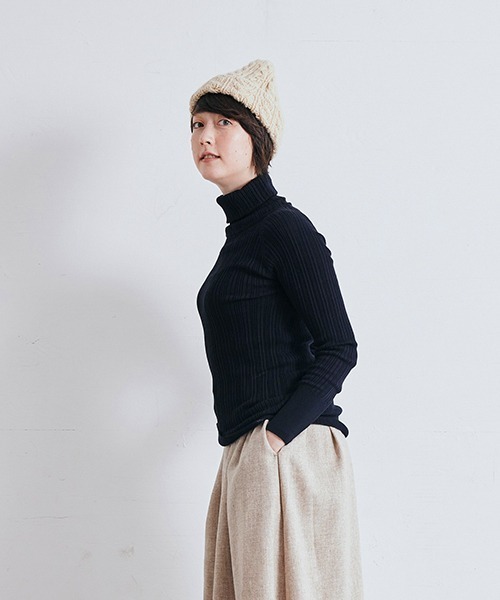 NARU FACTORY（ナルファクトリー）の「コットンランダムリブタートルネック（ニット/セーター・レディース・ブラック/ネイビー/ライム/オレンジ/グリーン/アイボリー/ナチュラル・FREE）」の12枚目の写真