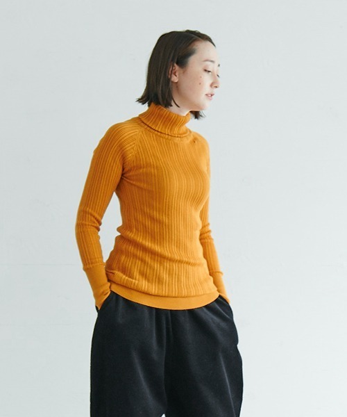 NARU FACTORY（ナルファクトリー）の「コットンランダムリブタートルネック（ニット/セーター・レディース・ブラック/ネイビー/ライム/オレンジ/グリーン/アイボリー/ナチュラル・FREE）」の10枚目の写真