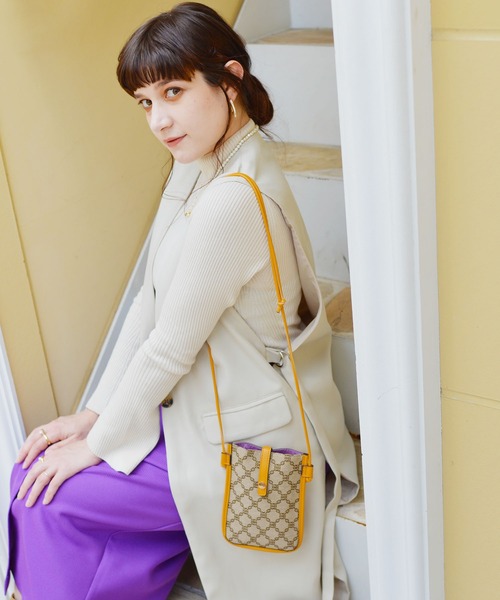 U(ユー)の「アンサンブル ジャガードスマホポシェット/ショルダー紐(ショルダーバッグ・レディース・ブラック/オレンジ/キャメル/グリーン/イエロー/マスタード/ボルドー/ゴールド/グレー系その他2/アイボリー/グレー系その他/ブルー系その他2/オリーブ/ブルー系その他・FREE)」の11枚目の写真