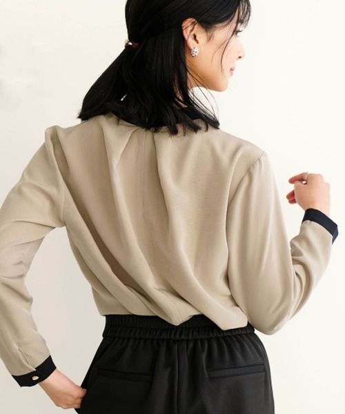 aquagarage（アクアガレージ）の「バイカラーギャザーブラウス（シャツ/ブラウス・レディース・アイボリー/ブラック/ライトグリーン/ベージュ・M/L）」の14枚目の写真