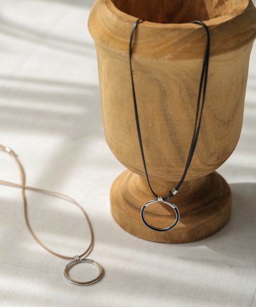 Bab（バブ）の「リングモチーフネックレス（ネックレス・レディース・ベージュ/ブラック・ONESIZE）」の10枚目の写真