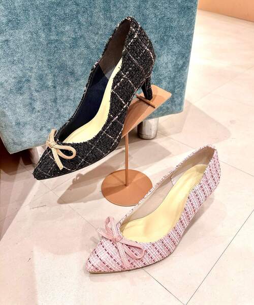 ESPERANZA（エスペランサ）の「◆飾りリボンヒールツイードパンプス 結婚式二次会 パーティー（パンプス・レディース・ブラック系2/ピンク系7・22.5cm/23.5cm/24.5cm/23.0cm/24.0cm）」の4枚目の写真