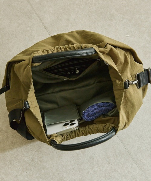 ear PAPILLONNER（イアパピヨネ）の「《撥水/リバイバル》ハーフサークルバッグM（ショルダーバッグ・レディース・アイボリー/イエロー/グレー/ダークグリーン/ブラック/カーキ・FREE）」の12枚目の写真