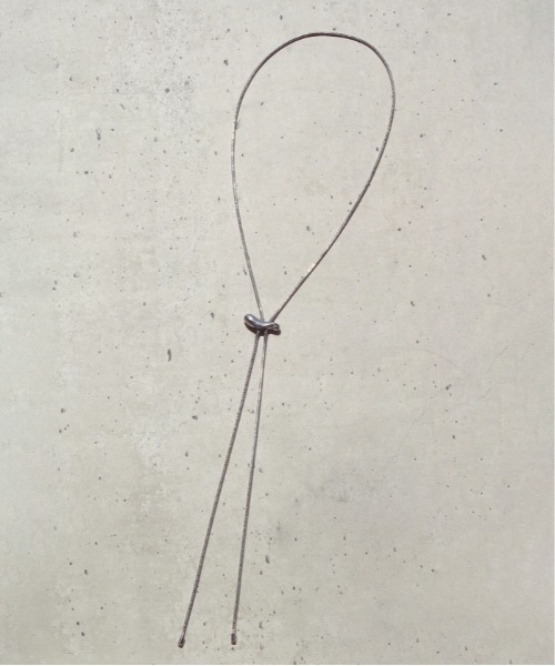 GOLDY（ゴールディ）の「【GOLDY】ニュアンス メタル ループ タイ ネックレス / 3230408※（ネックレス・レディース・ゴールド/シルバー/シルバー系その他/ゴールド系その他2・FREE）」の2枚目の写真