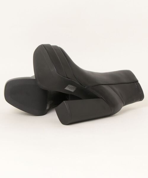 FOREVER 21（フォーエバー トゥエンティーワン）の「2段ストームショートブーツ（ブーツ・レディース・ブラック/ホワイト系その他2・22.5cm/24cm/24.5cm/23cm）」の14枚目の写真