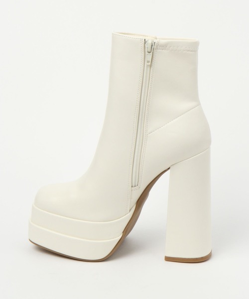 FOREVER 21（フォーエバー トゥエンティーワン）の「2段ストームショートブーツ（ブーツ・レディース・ブラック/ホワイト系その他2・22.5cm/24cm/24.5cm/23cm）」の7枚目の写真