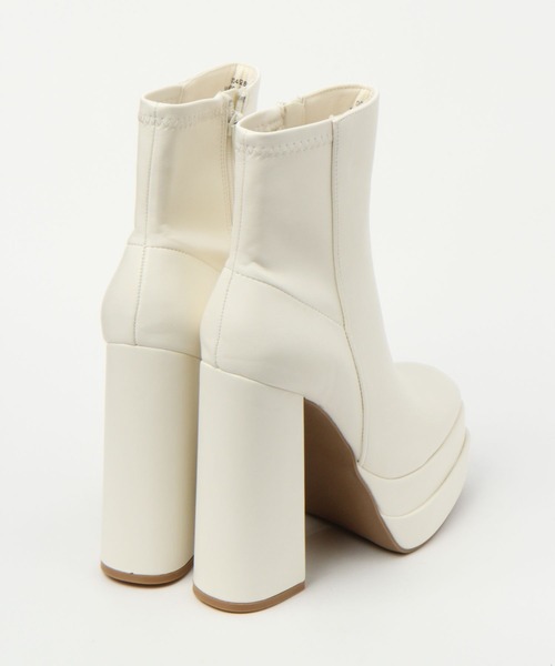 FOREVER 21（フォーエバー トゥエンティーワン）の「2段ストームショートブーツ（ブーツ・レディース・ブラック/ホワイト系その他2・22.5cm/24cm/24.5cm/23cm）」の5枚目の写真