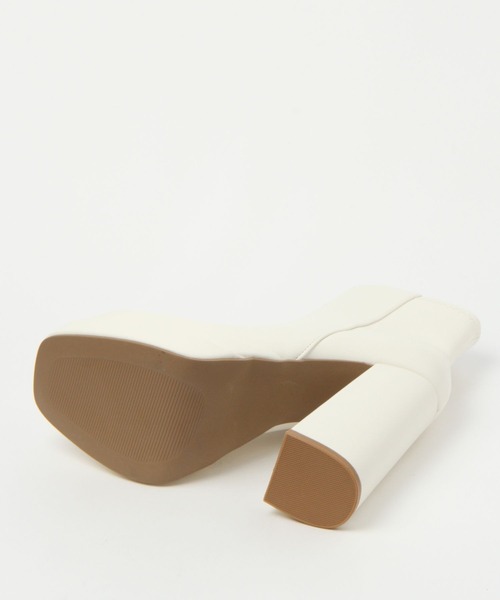 FOREVER 21（フォーエバー トゥエンティーワン）の「2段ストームショートブーツ（ブーツ・レディース・ブラック/ホワイト系その他2・22.5cm/24cm/24.5cm/23cm）」の3枚目の写真