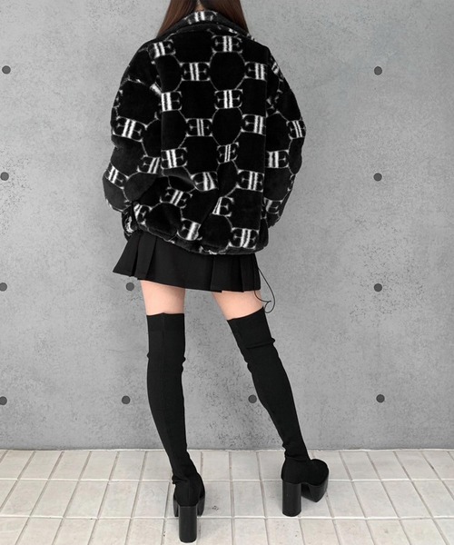 ENVYM（アンビー）の「モノグラムファーブルゾン（ブルゾン・レディース・ホワイト/ブラック・FREE）」の14枚目の写真