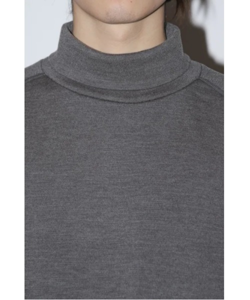 LOCALINA（ロカリナ）の「hi neck sweat（スウェット・メンズ・ライトグレー・2）」の7枚目の写真